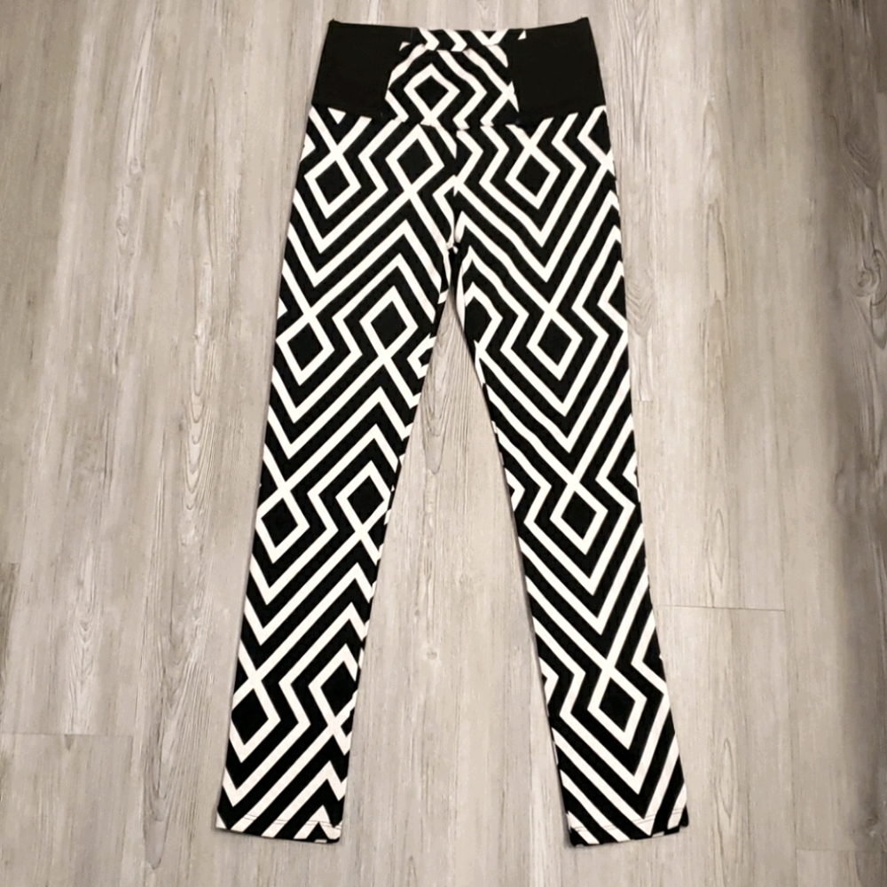 Black/White Leggings